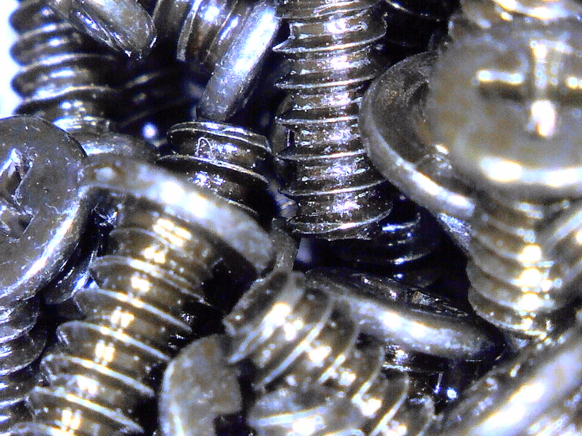 Before Focus Composition（screws）